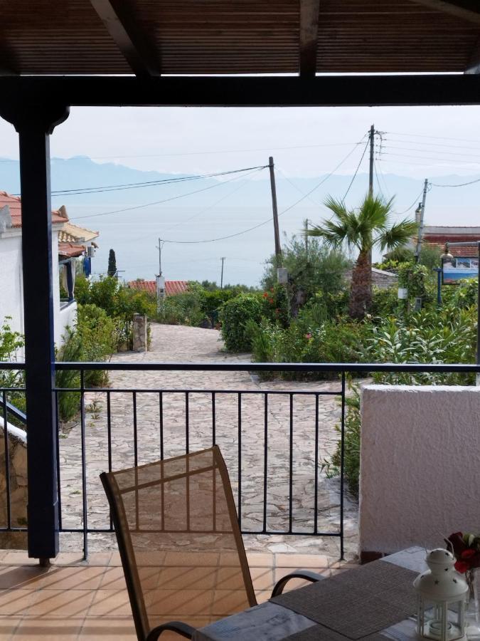Takis Haikos House Two Minutes Walk To The Beach Peroulia Vounária Exterior foto