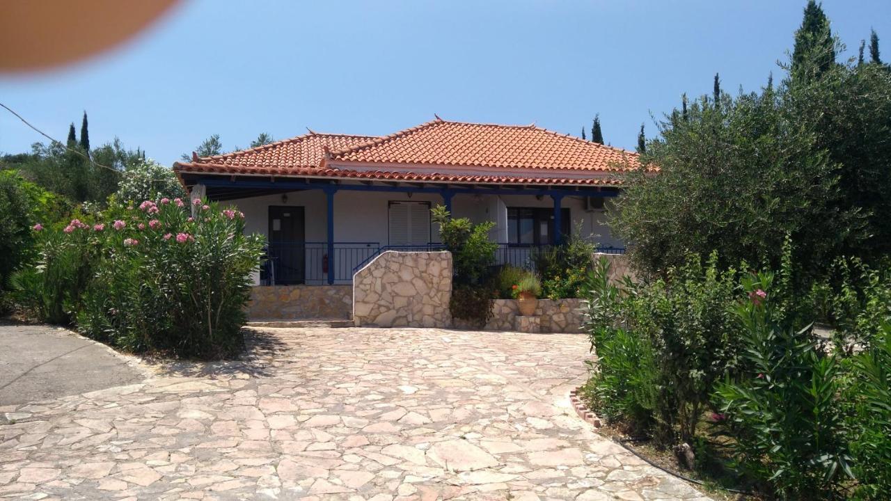 Takis Haikos House Two Minutes Walk To The Beach Peroulia Vounária Exterior foto